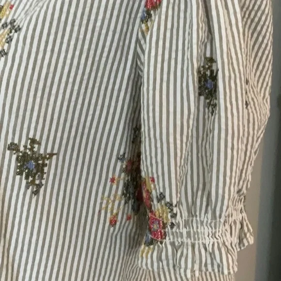 Fat Face UK seersucker blouse - Picture 3 of 9